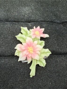 Vintage Seraphim Classics Flower Bouquet Pin Acrylic Floral Jewelry Pink